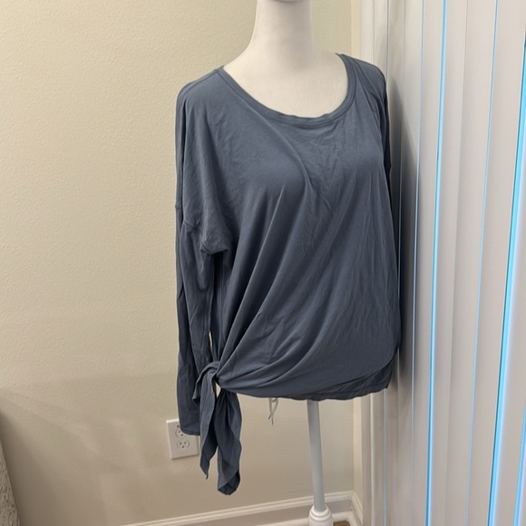 Lululemon To The Point Long Sleeve asymmetrical top - no size tag - Picture 9 of 12